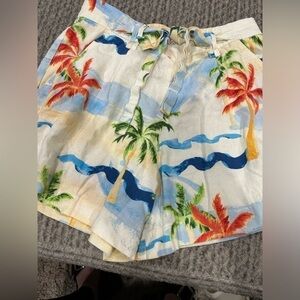 Women’s C & C California Hawaiian print linen shorts with tie